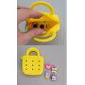 Фото товара - Брелок-сумочка с джиббитсами "Cool bag", yellow 9,2х12х2,8 см 144P-029
